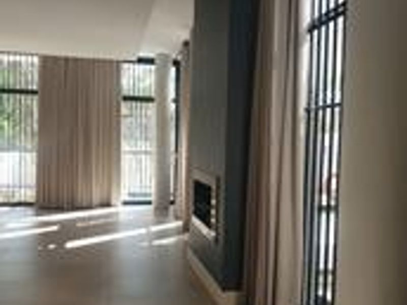 Executive Townhouse - Modern - Photo 6