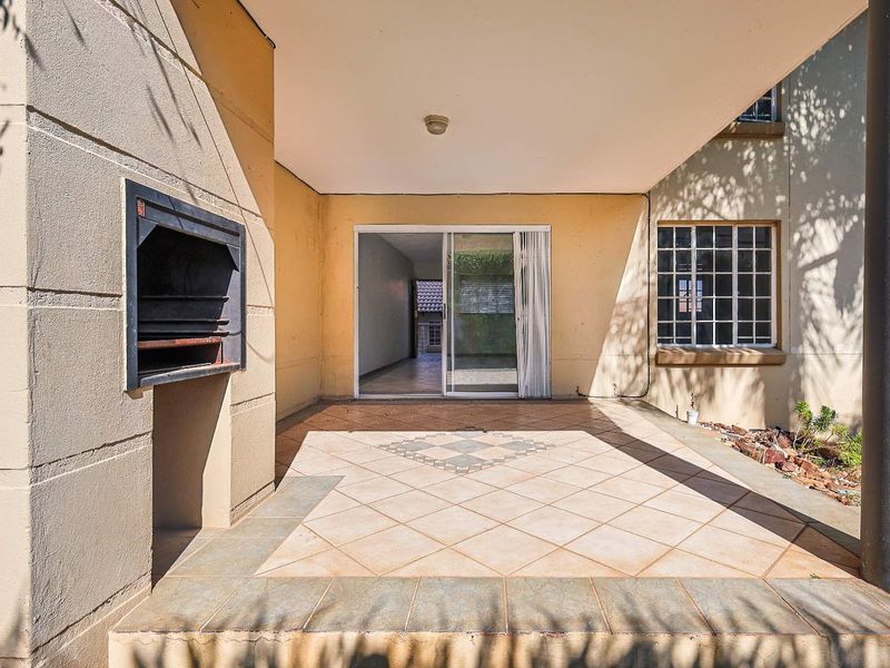 Spacious 2-Bed, 2-Bath Ground Floor Unit in Erasmuskloof! - Photo 4