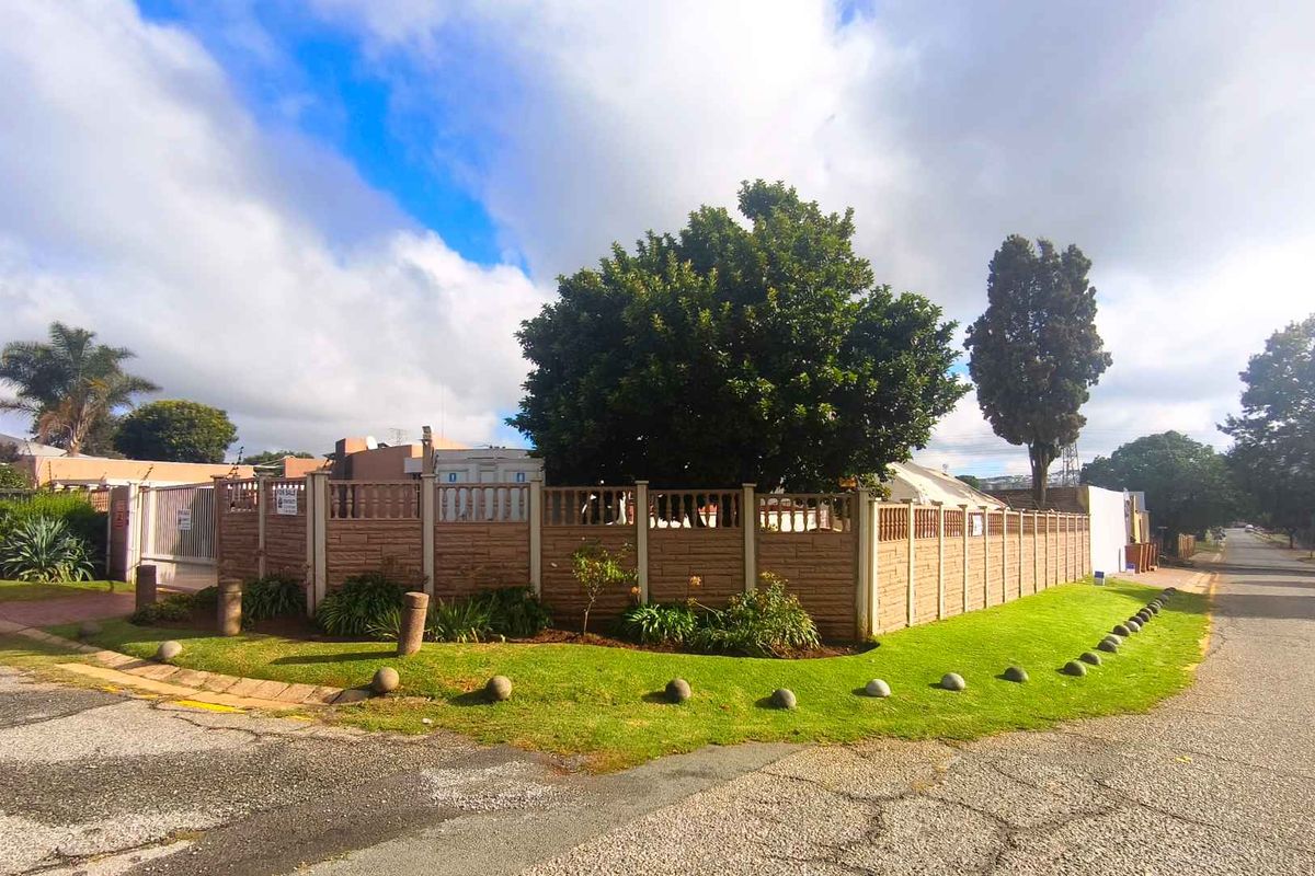 BUSINESS USE PROPERTY FOR SALE ON GLEN AVENUE, GLENANDA, JOHANNESBURG SOUTH - Photo 2