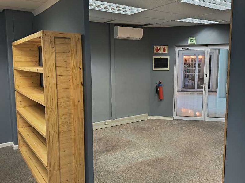 Designed to meet the needs of modern businesses, this office space offers privacy, convenience, and exceptional value - Photo 2