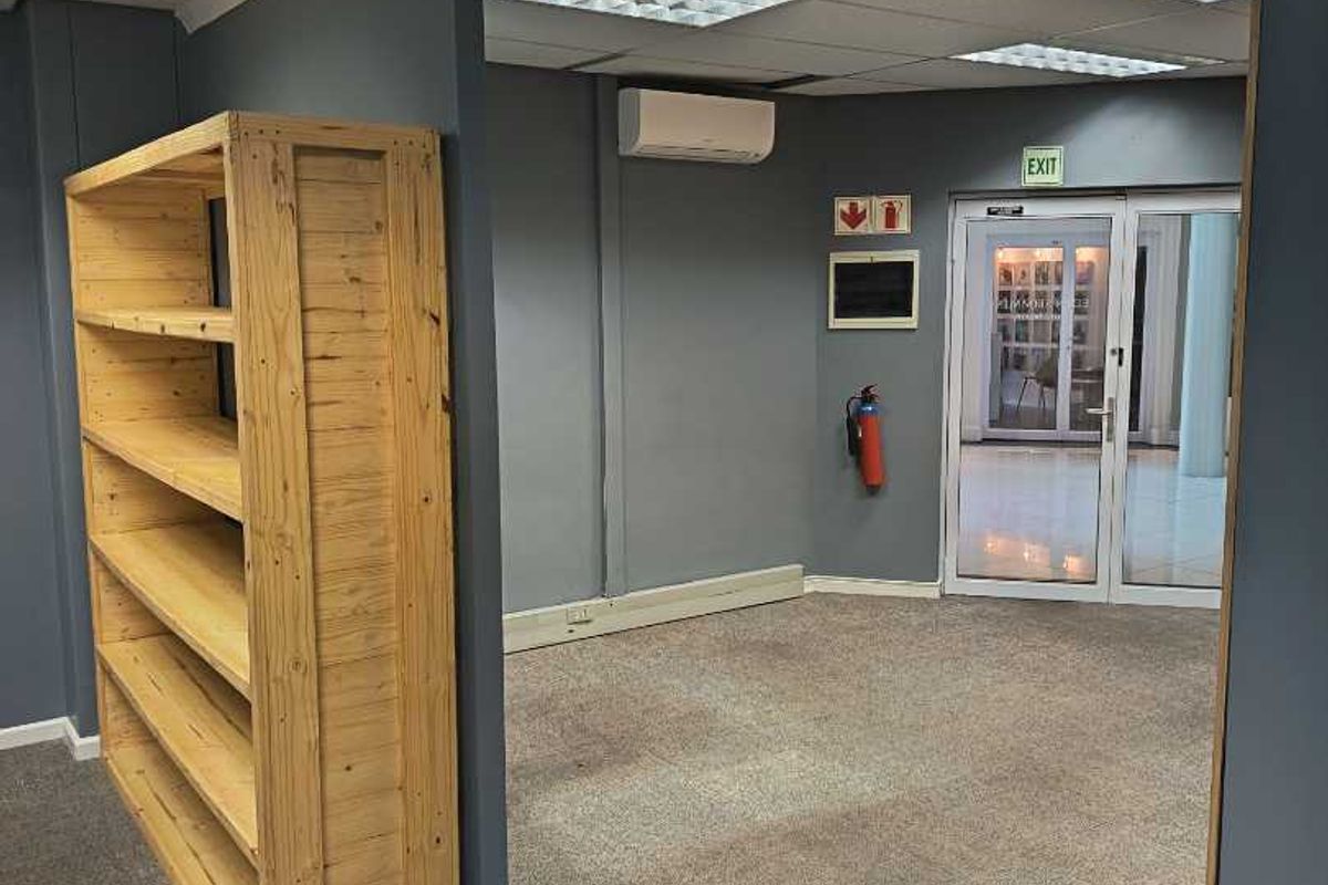 Designed to meet the needs of modern businesses, this office space offers privacy, convenience, and exceptional value - Photo 2