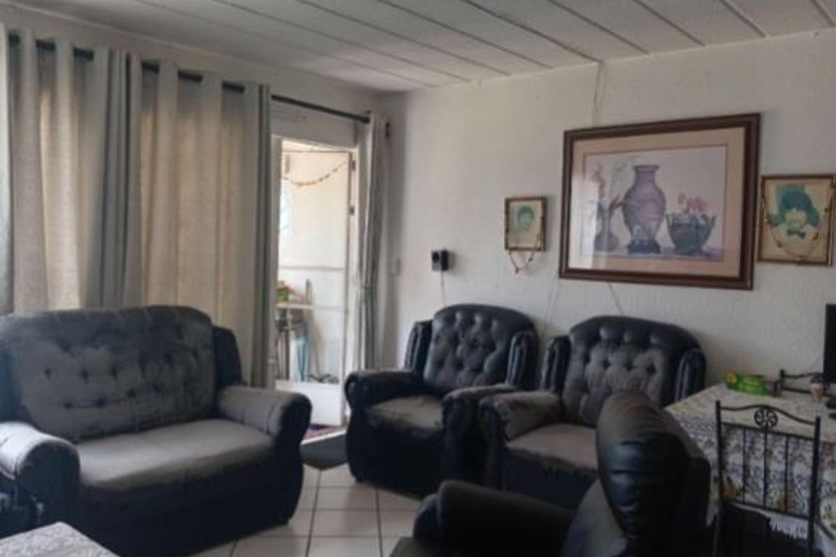 3-Bedroom Ground Unit In Secure Complex - Photo 4