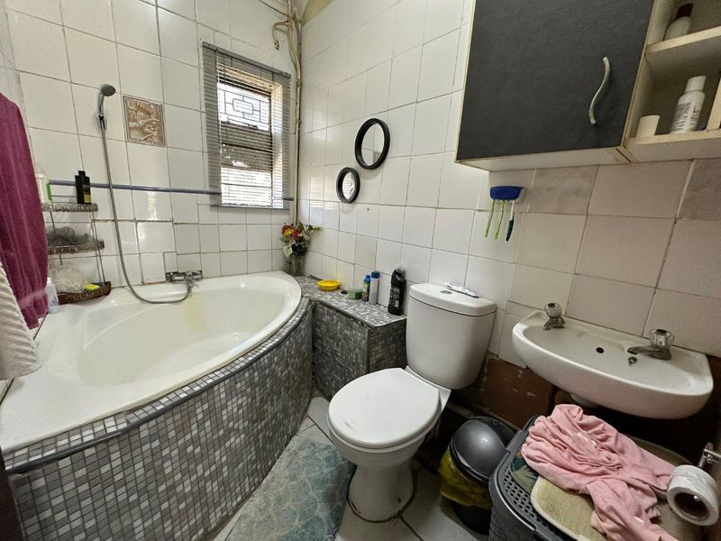 Buxton Avenue, Kensington - Photo 6