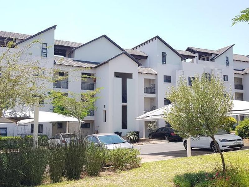 2 Bedroom Loft at the View Estate complex in Dainfern - Photo 2