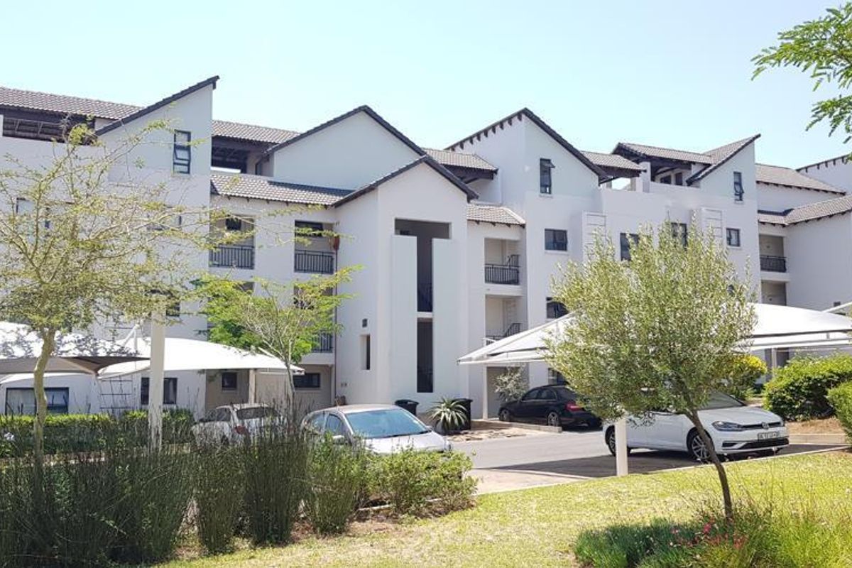 2 Bedroom Loft at the View Estate complex in Dainfern - Photo 2