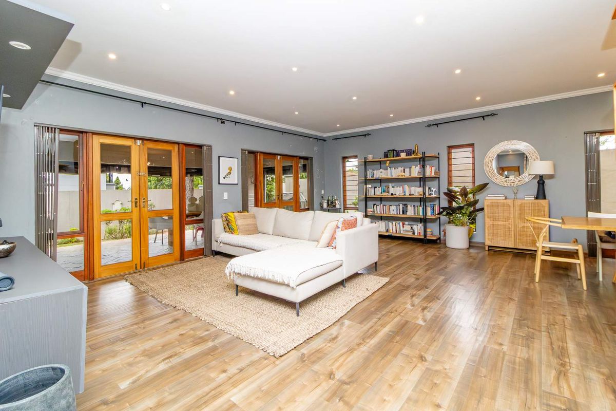 Spacious Family Cluster in Secure Estate! - Photo 2