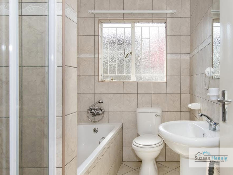 Spacious Courtyard & Garage in Pionierspark Ext 1 - Photo 4