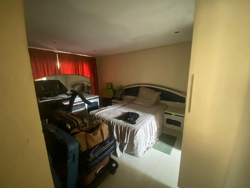 House In Katlehong Not To Be Missed - Photo 4