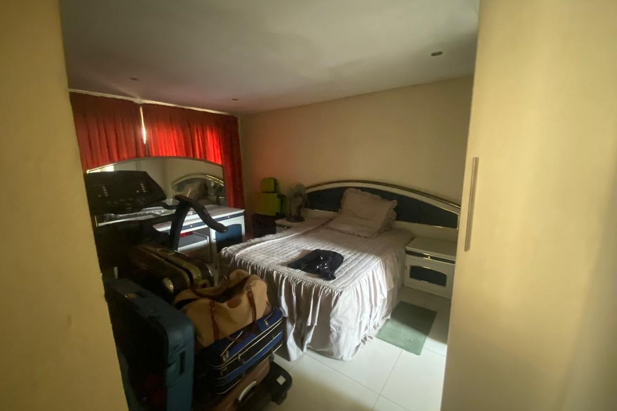 House In Katlehong Not To Be Missed - Photo 4