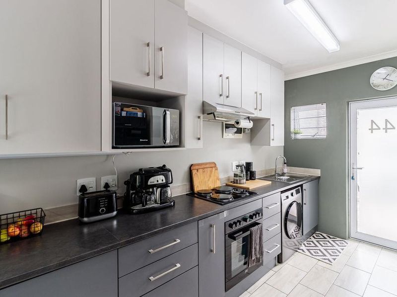 2 Bed Apartment for Sale Westering - Photo 4