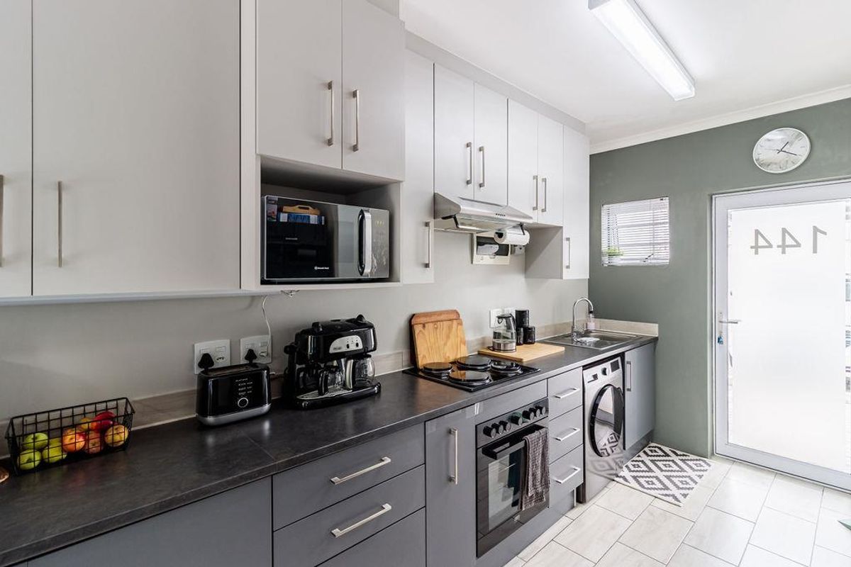 2 Bed Apartment for Sale Westering - Photo 4