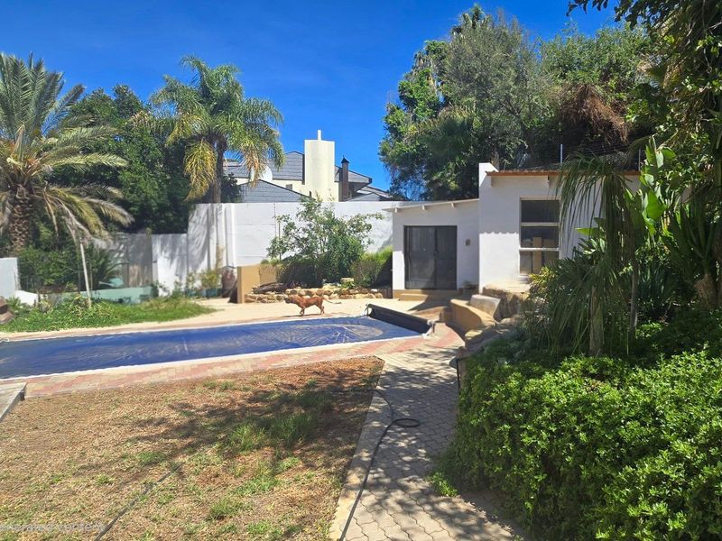 Spacious property in a quiet cul-de-sac with lots of parking - Photo 4