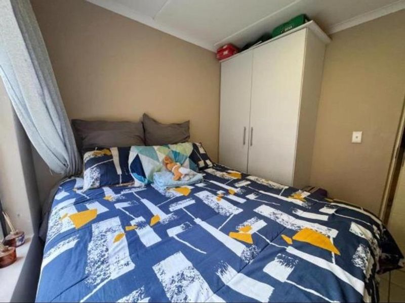 A GROUND FLOOR APARTMENT - Photo 6