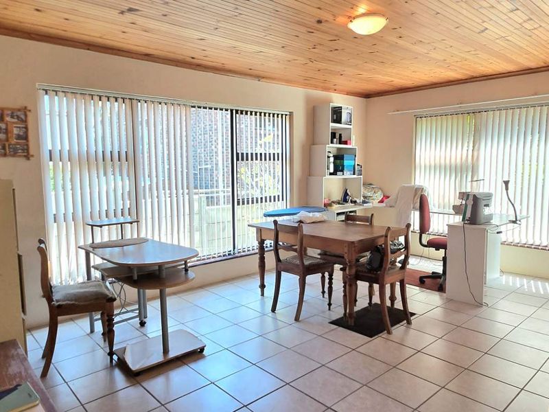 Kleinbaai Coastal Home Near Harbour – Ideal Investment, Holiday or Retirement Living - Photo 6