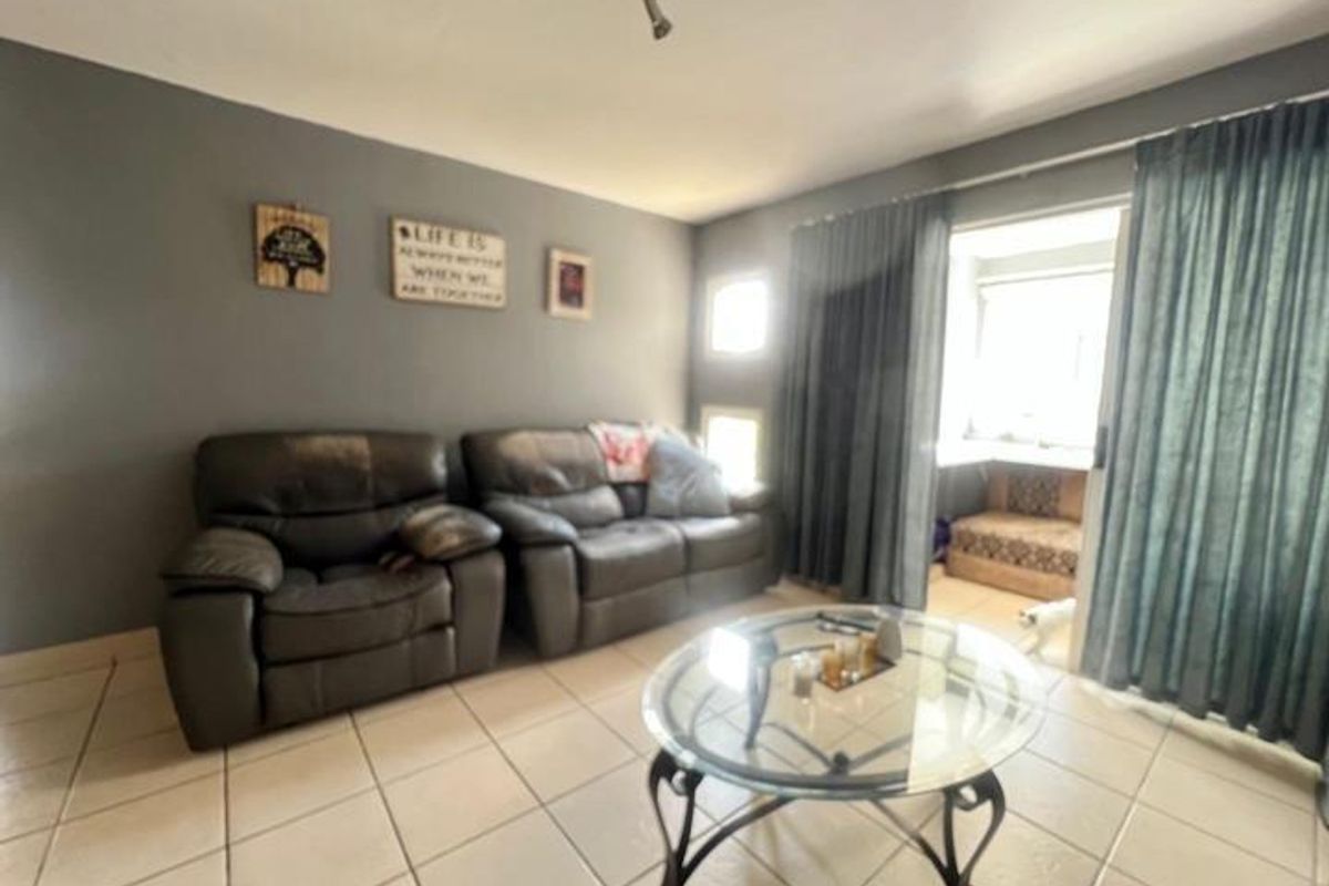 Well-Located Verwoerdpark Living With Everyday Ease - Photo 3