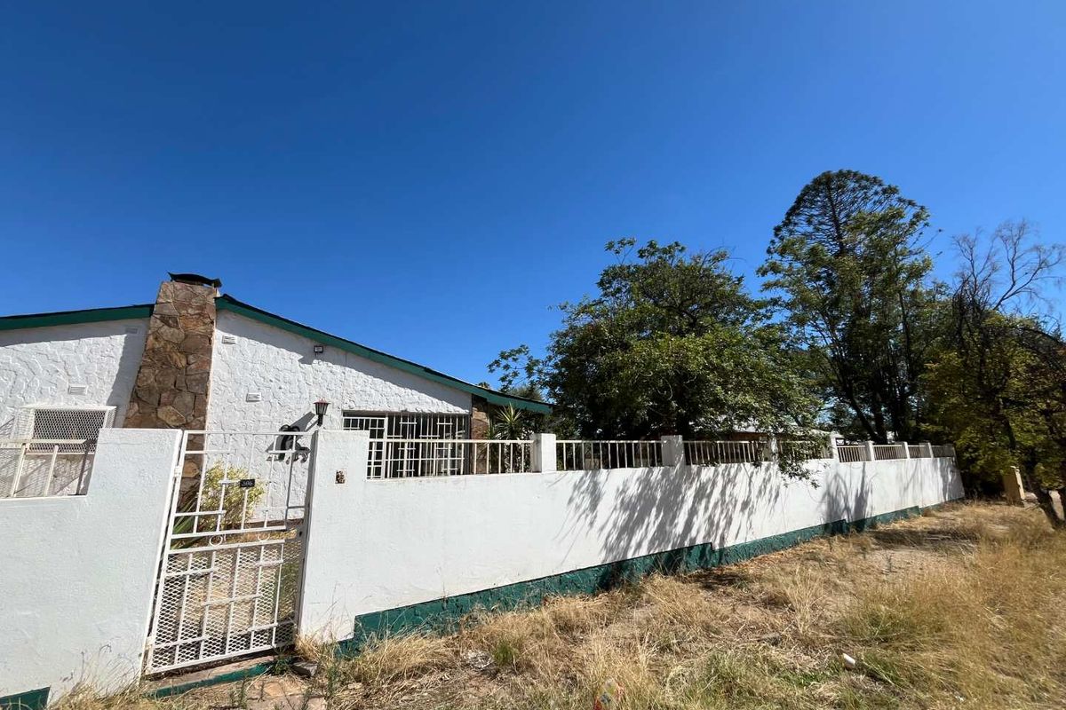 Erf 386 – A Renovator’s Dream With Massive Potential - Photo 3