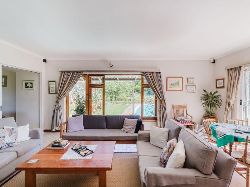 Nestled in the ever-popular suburb of Sunridge Park, this property offers more than just a home - it offers a lifestyle. - Photo 9