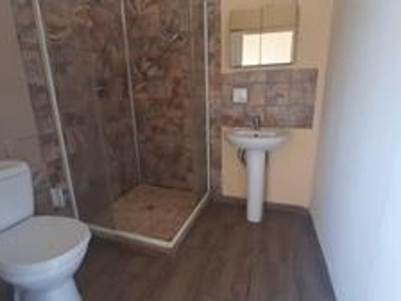 Modern Home with a Flatlet For Sale in Palm Lakes Estate - Photo 5