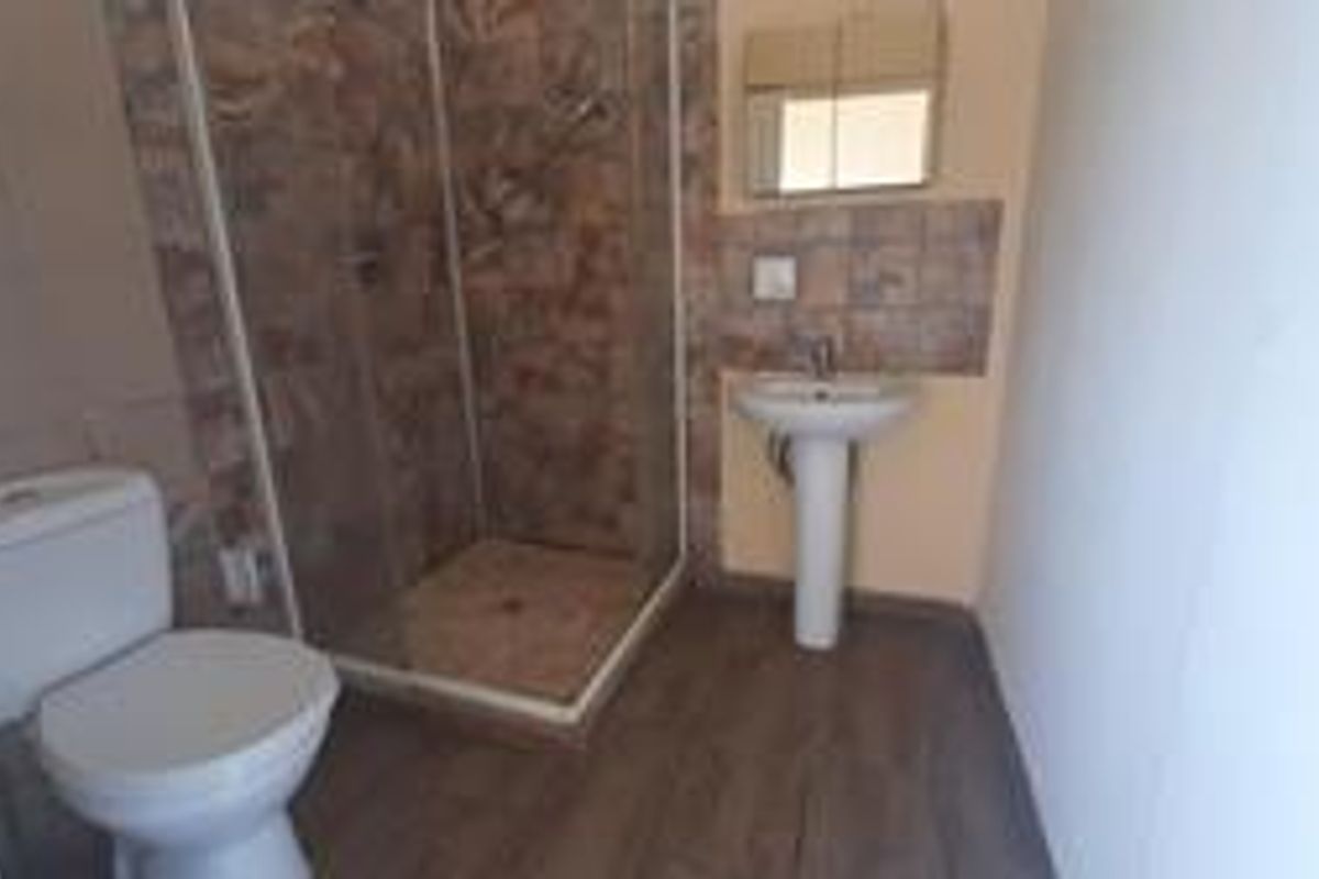 Modern Home with a Flatlet For Sale in Palm Lakes Estate - Photo 5