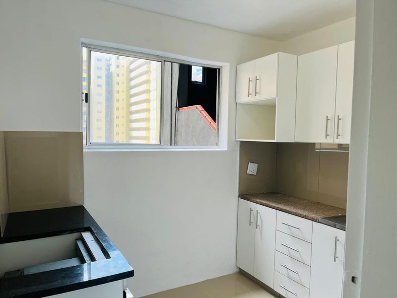 Stunning 1-Bedroom Apartment in Peaceful South Beach - Photo 6
