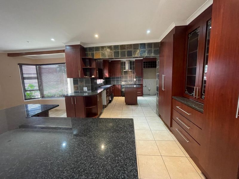 Great family home - Photo 3