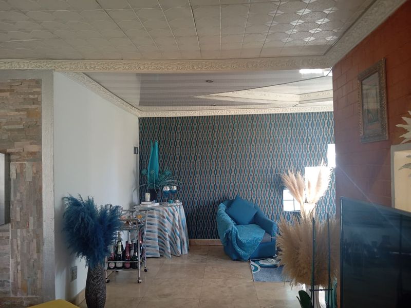 Family Home for sale - Photo 4