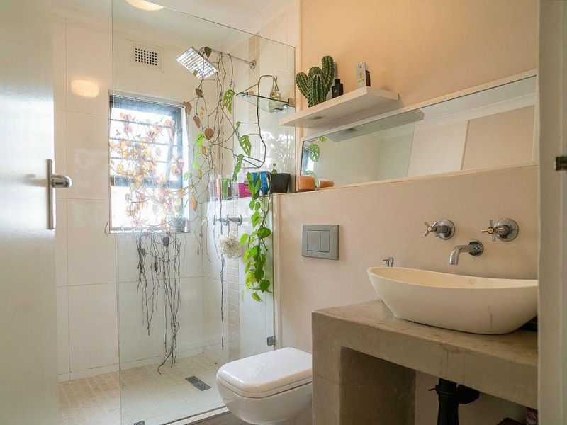 Beautiful home, prime location! - Photo 8