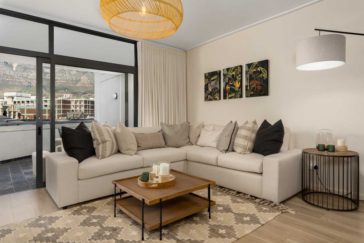 City Apartment with Spectacular Mountain Views - Photo 3