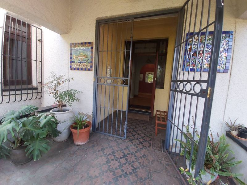 Charming 3 bedroom 2 bath in Riviera - Photo 4