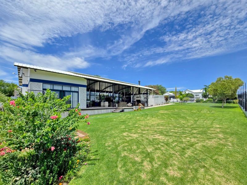 Outjo:  A BEAUTIFUL, ECLECTIC WAREHOUSE-STYLE HOME IS FOR SALE - Photo 3