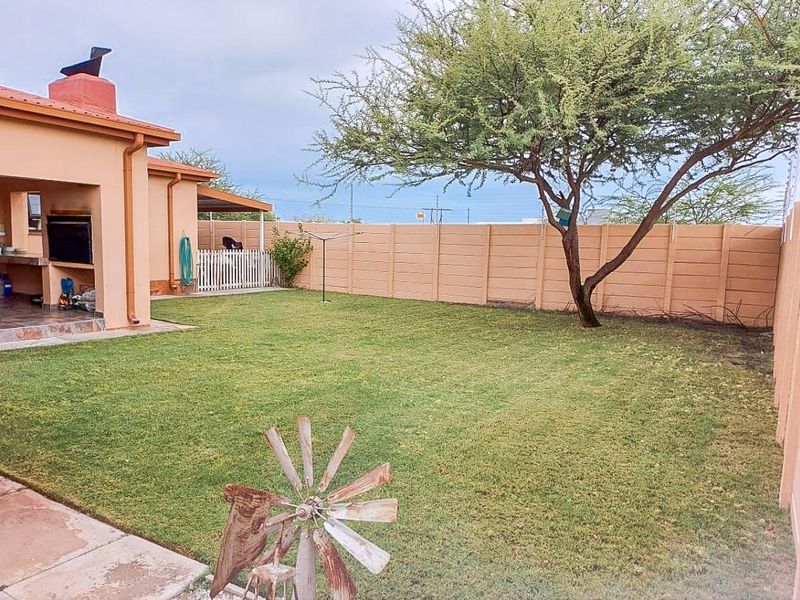 A Prime Investment and Family Home Opportunity in Upmarket Oshakati East Ext.16 - Photo 2