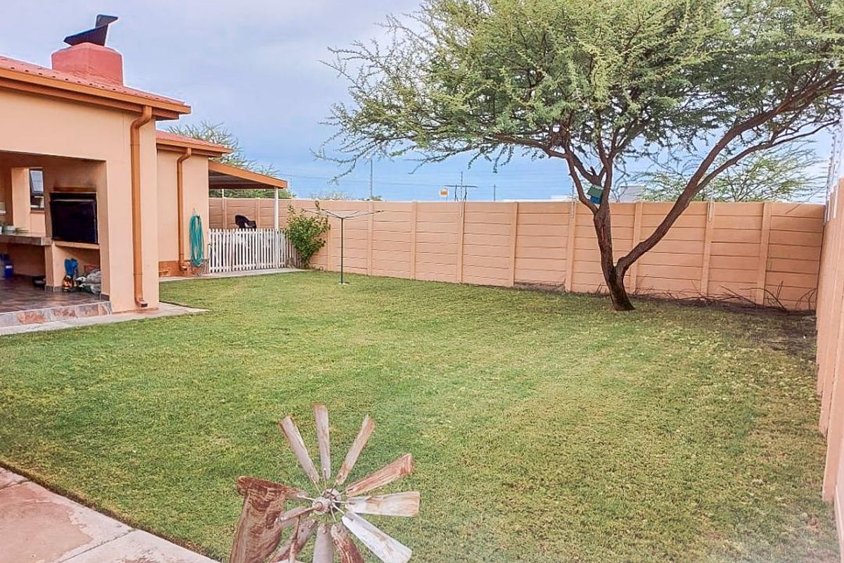 A Prime Investment and Family Home Opportunity in Upmarket Oshakati East Ext.16 - Photo 2