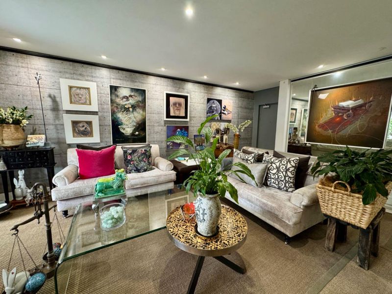 One of a Kind Two Bedroom Apartment Available in Polofields - Photo 4