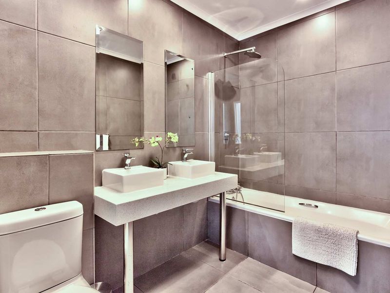 Urban Living Meets Investment Potential at The Square - Photo 9