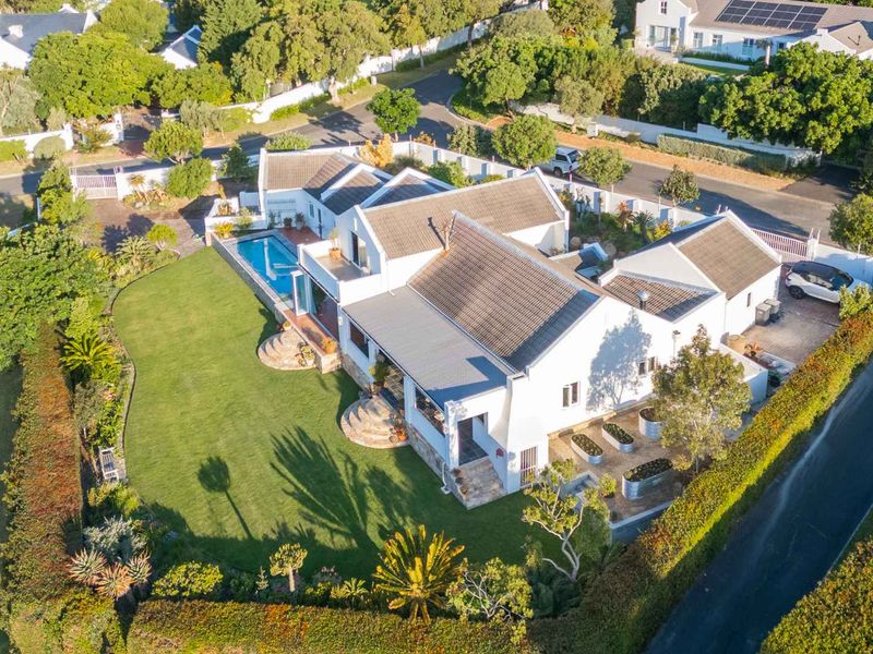 Karoo Farmhouse in Sunny Oakhurst - Photo 2