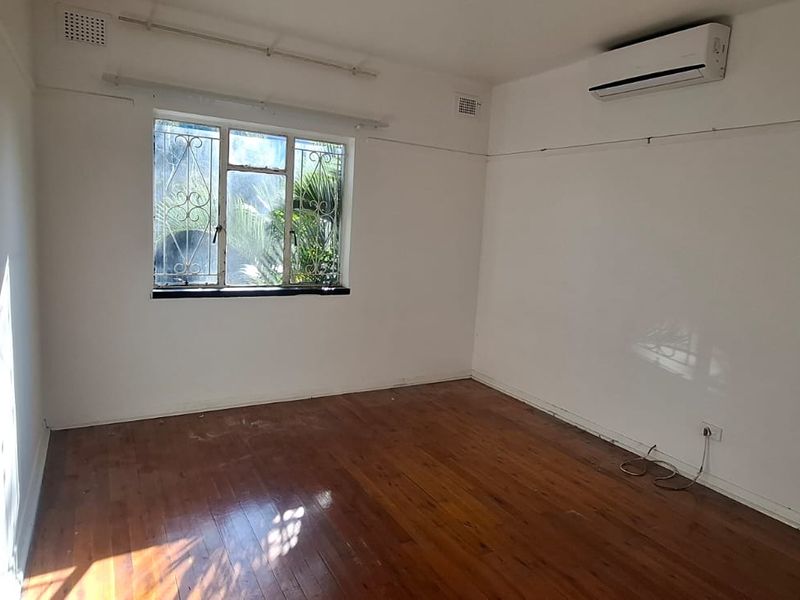 Cozy Essenwood Apartment Near Atrium Mall - Secured Parking & Fully Air Conditioned !! - Photo 10