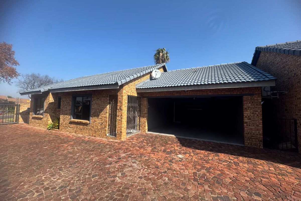 Lovely Cluster for Sale in Brackenhurst - Photo 3