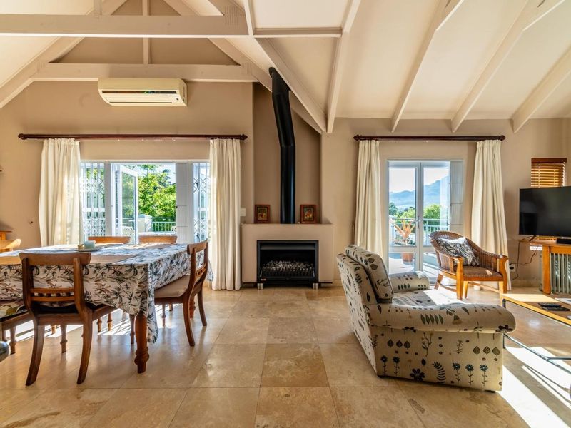 Spacious Furnished Apartment with Mountain Views in Stellenbosch - Photo 2