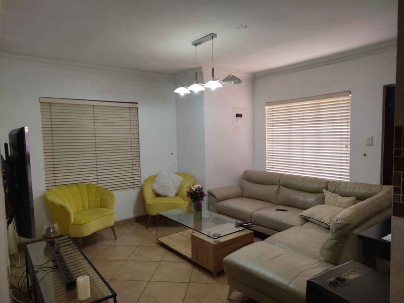 3 bedrooms house for sale in Soshanguve VV - Photo 5