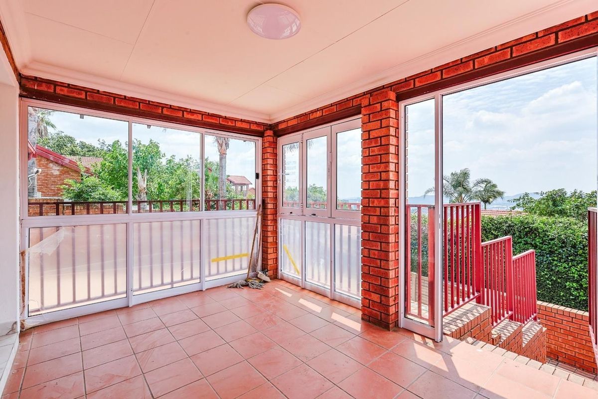 Beautiful 3-Bedroom Apartment with Modern Finishes and Stunning Views - Photo 5