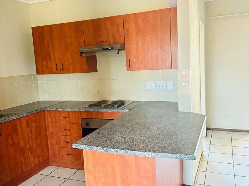 Top Floor 2 Bedroom Apartment for Sale - Photo 2