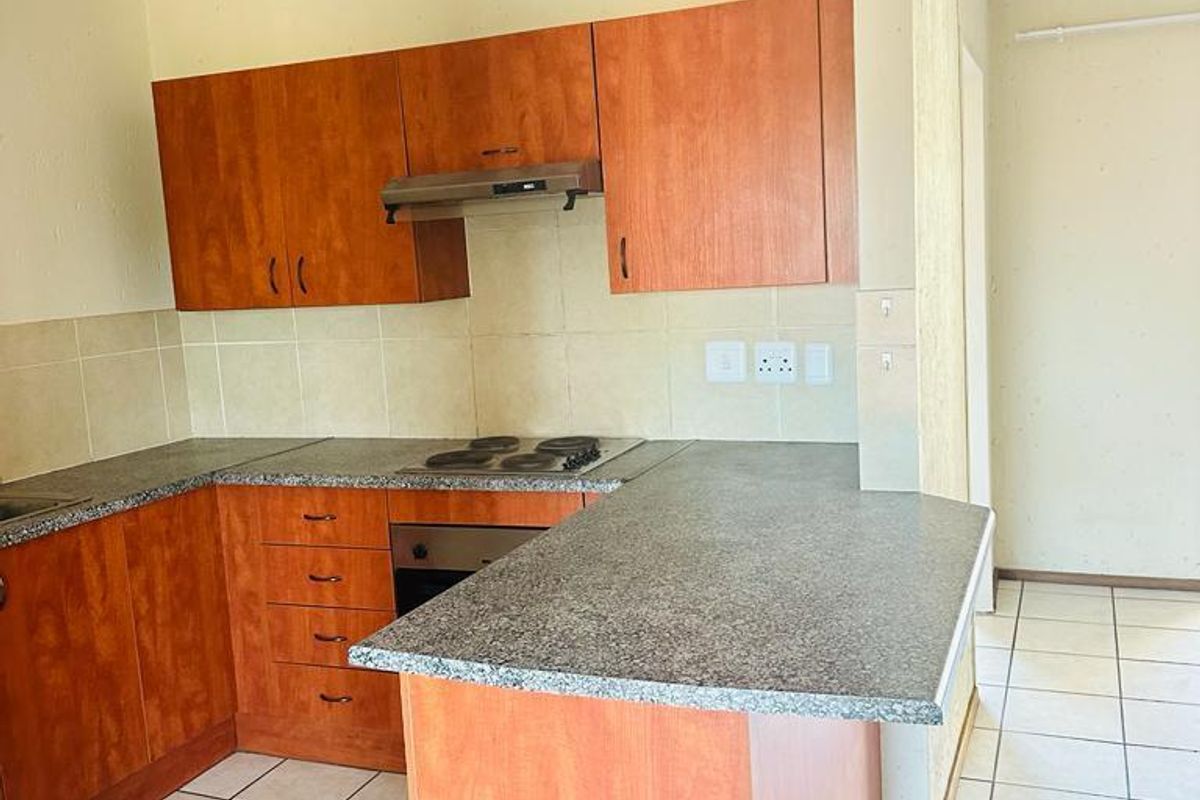 Top Floor 2 Bedroom Apartment for Sale - Photo 2