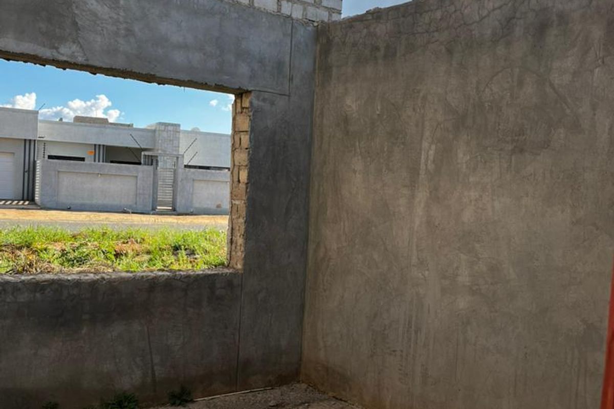 4 Bedroom House For Sale in Academia - Photo 3