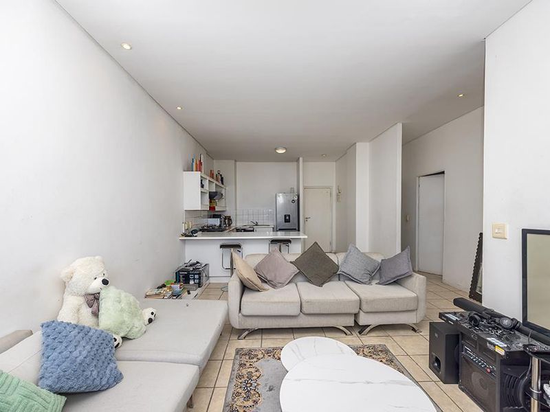2-Bedroom Apartment with Secure Parking, Storeroom & Lifestyle Amenities in Liberty Grand - Photo 4