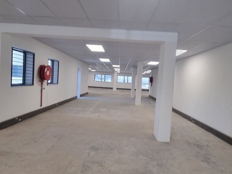 3 949m2 Waterfall Midrand Office Block To Let - Photo 4