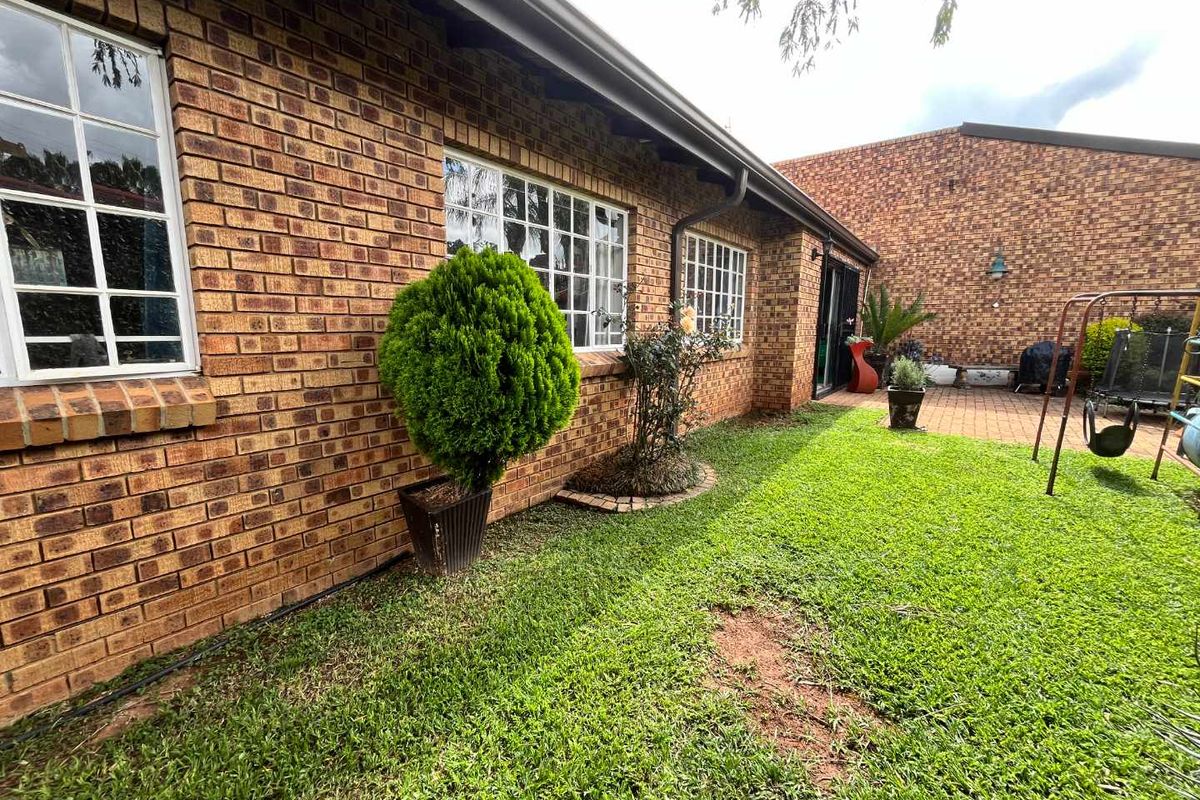 A security complex inside an estate! - Photo 4