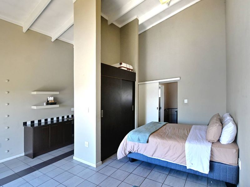 Charming Bachelor Apartment in Secure Estate - Photo 3