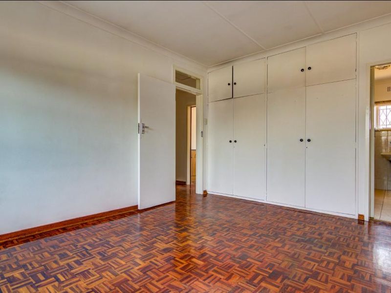 " Charming Family Home with Abundant Amenities" - Photo 10