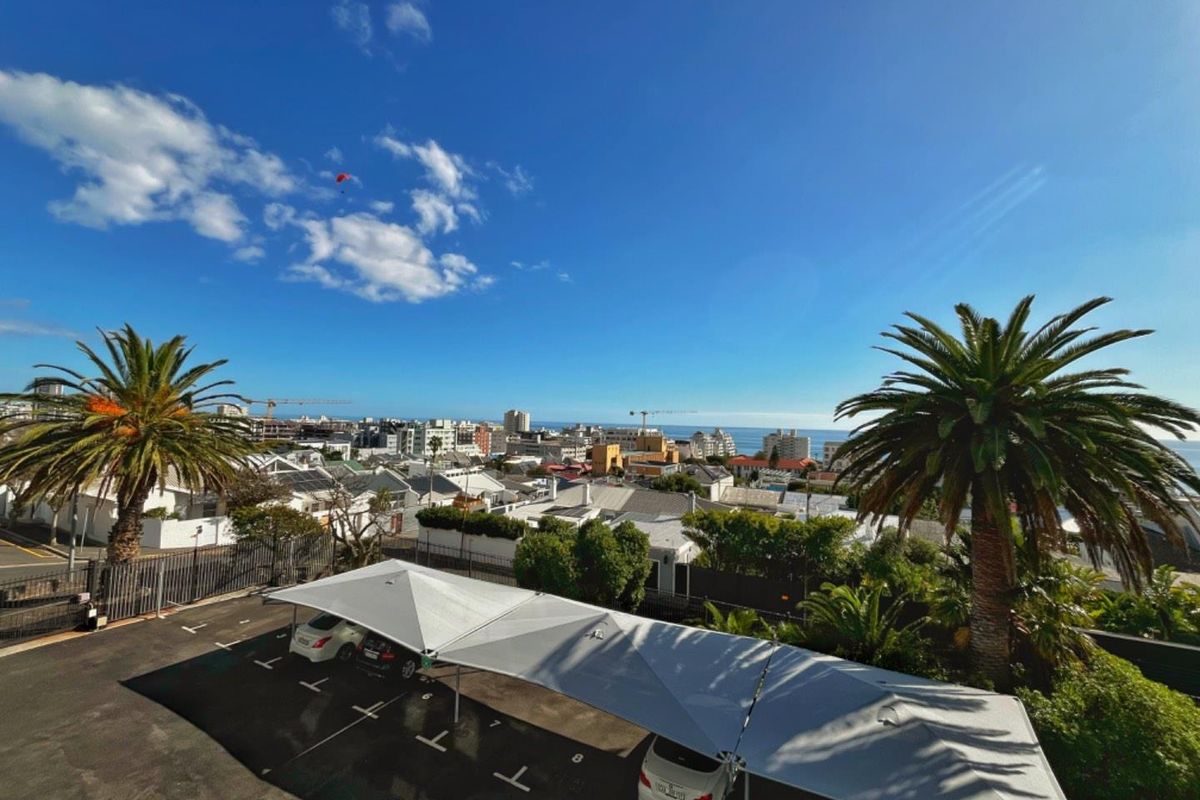 Sunny, Spacious 2-Bed Apartment with Views and Garage - Photo 2