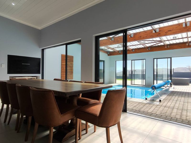 Architectural Marvel in Wildlife Development on the Garden Route - Photo 8